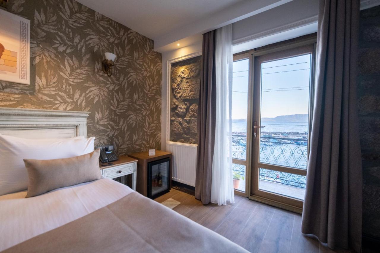 Assos Troy Port Hotel ภายนอก รูปภาพ